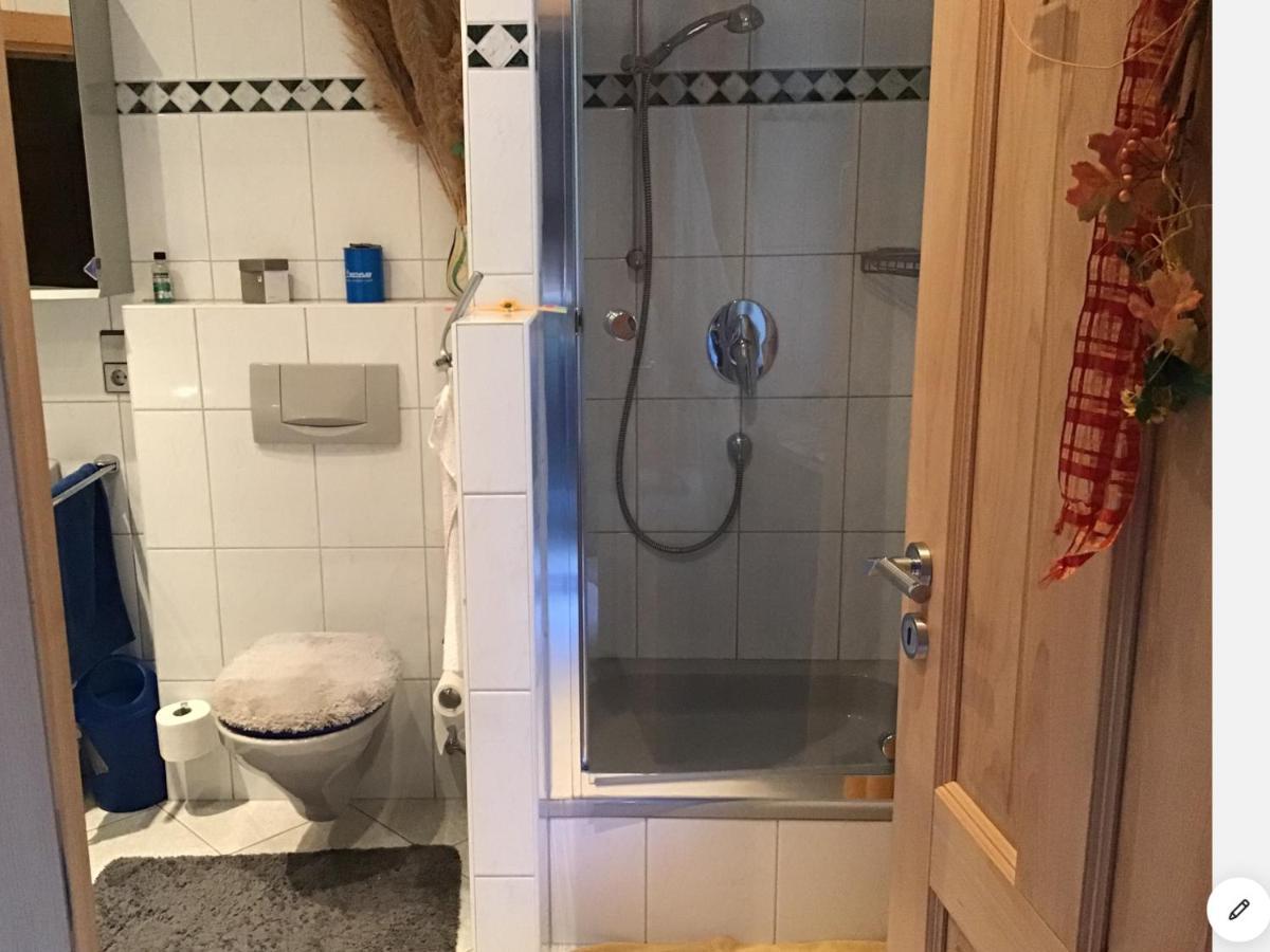 Doppelzimmer Dachgeschoss, Schnelles Wlan, Arbeitsplatz Und Garten Winningen Exterior photo